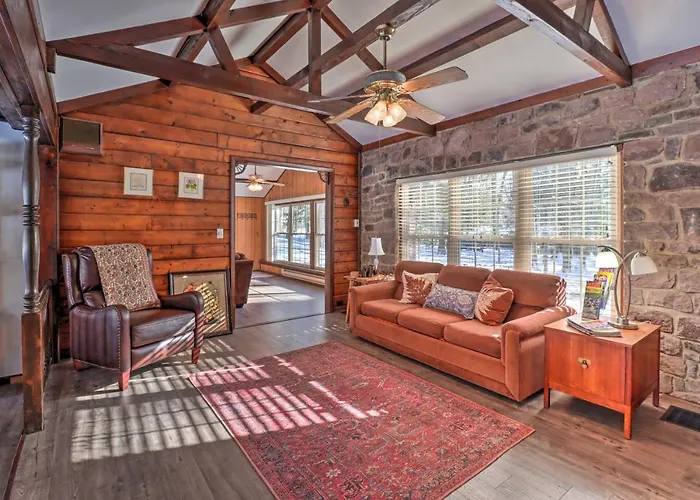 3 Mi To Slopes! Hot Tub Haven Near Lake Harmony