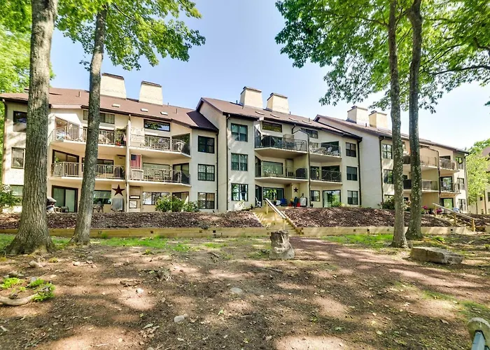 1 Mi To Big Boulder: Lakefront Unit W/ Pool Access